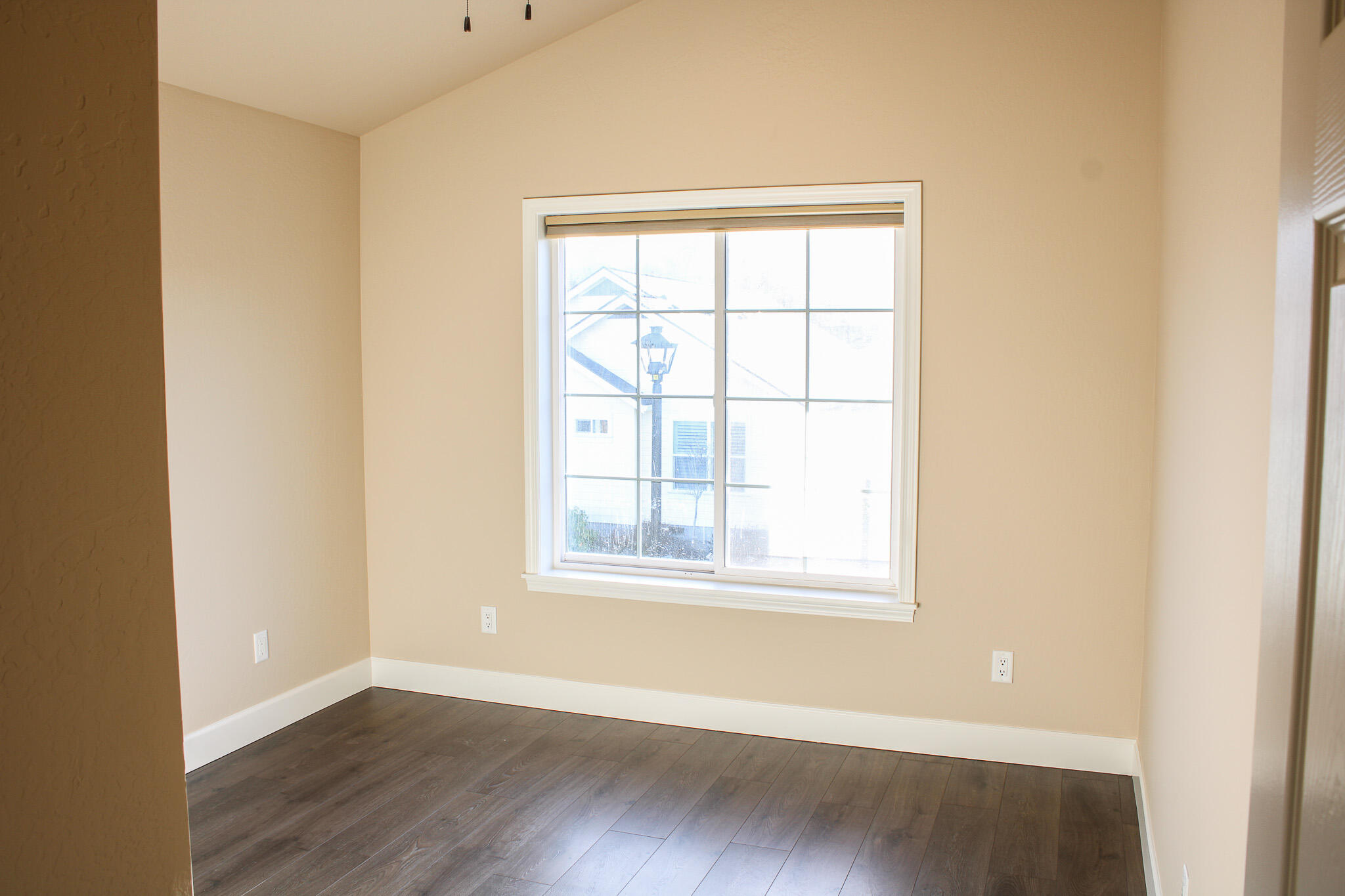 237 Willow Way Talent, OR 97540 - Photo 18 of 28 Kirt Real Estate 2025-43