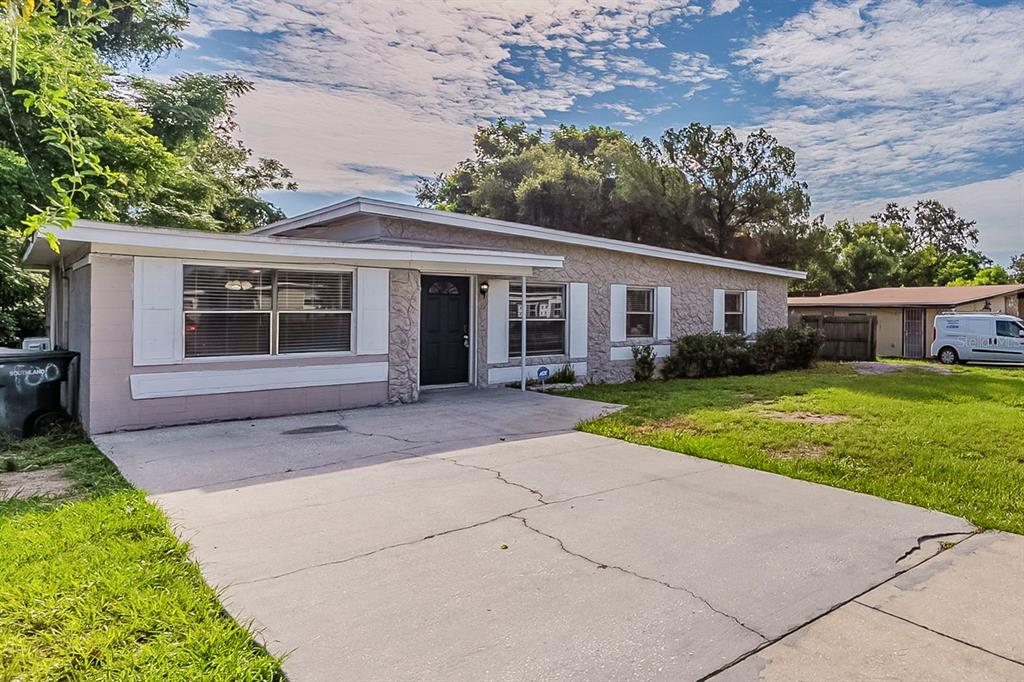 1007 Emeralda Road Orlando, FL 32808 - Photo 2 of 47