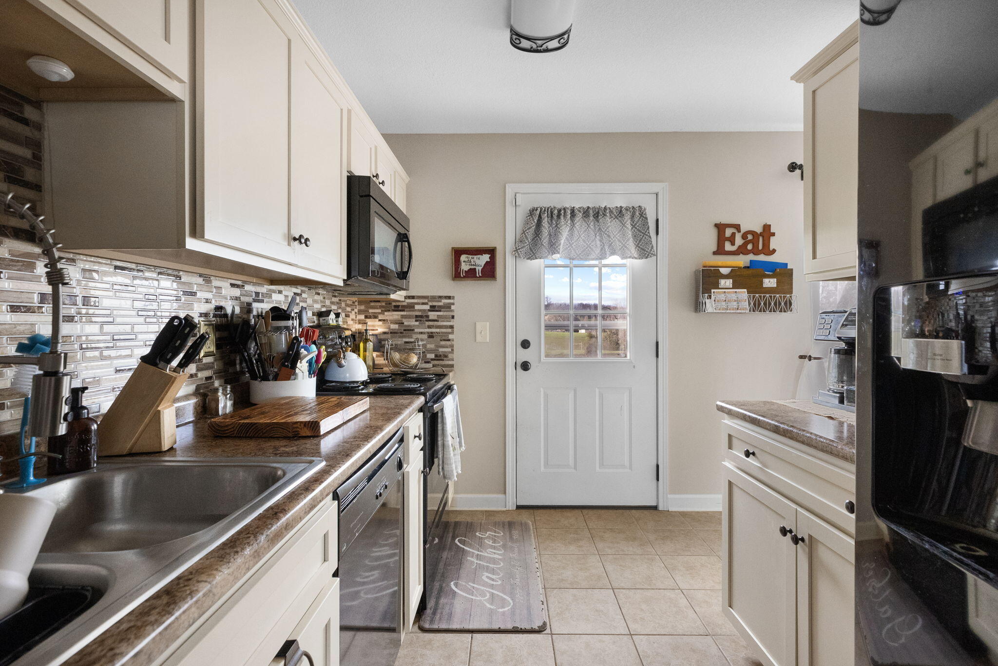 615 Painter Road Fall Branch, TN 37656 - Photo 8 of 28 15-web-or-mls-217A9964