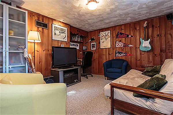 194 Overlook Road Arlington, MA 02474 - Photo 13 of 16