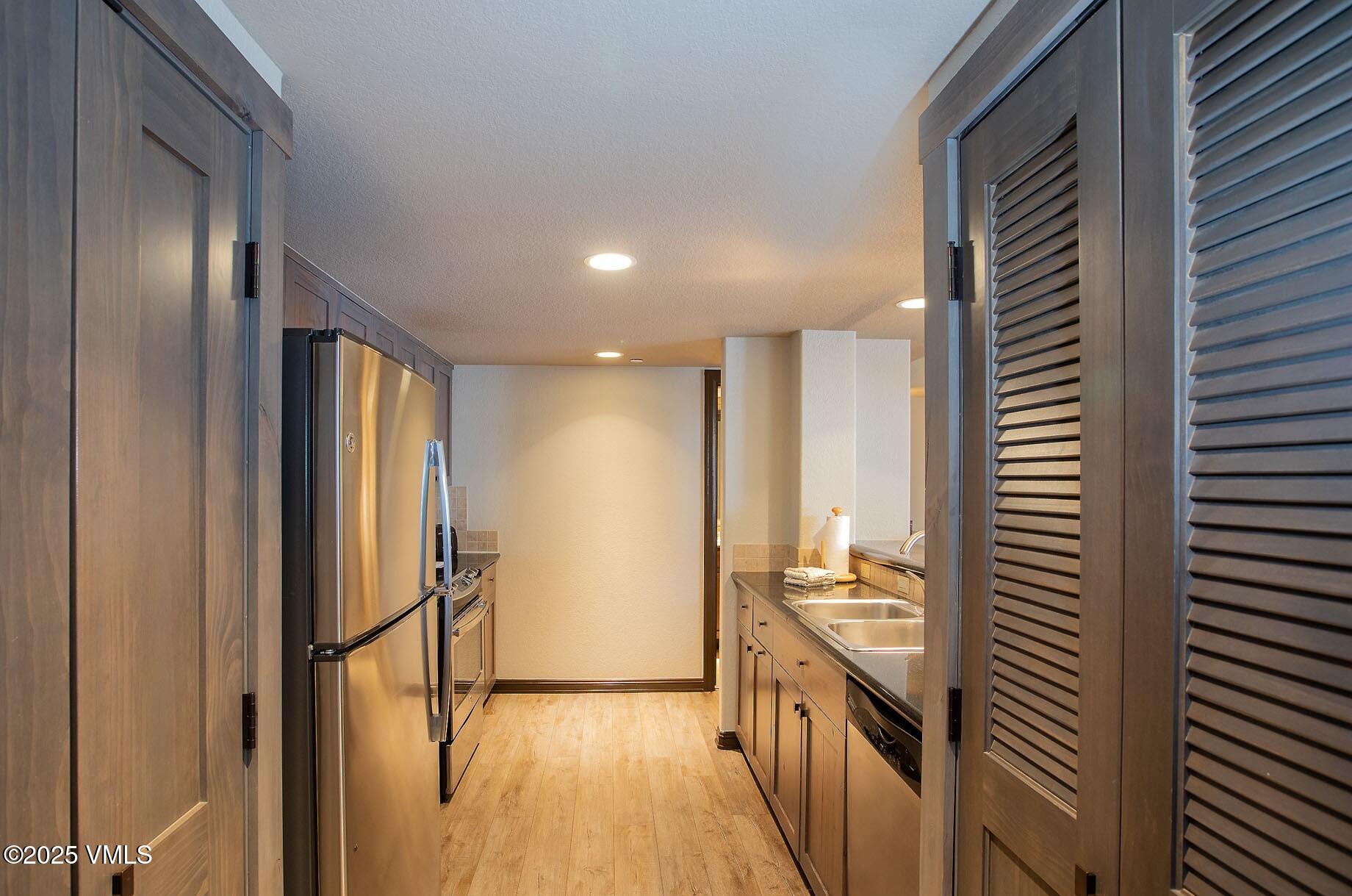 210 Offerson Road, Unit R412 WK 35 Beaver Creek, CO 81620 - Photo 5 of 18 0E7A0230