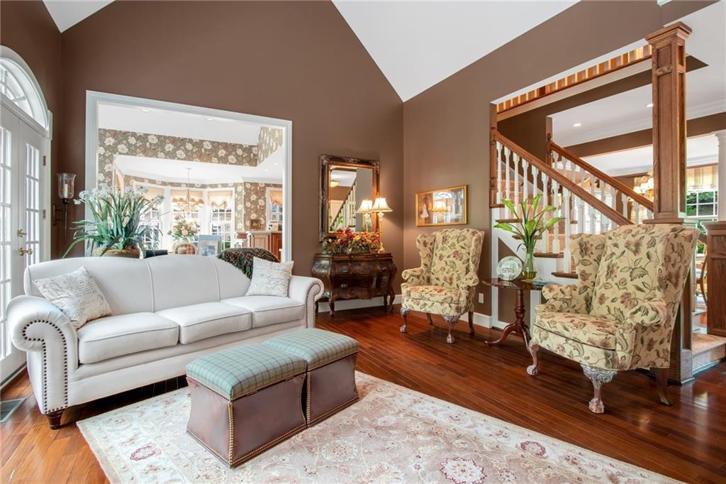 890 Front Road Monaca, PA 15061 - Photo 4 of 24 Gallery Image 4
