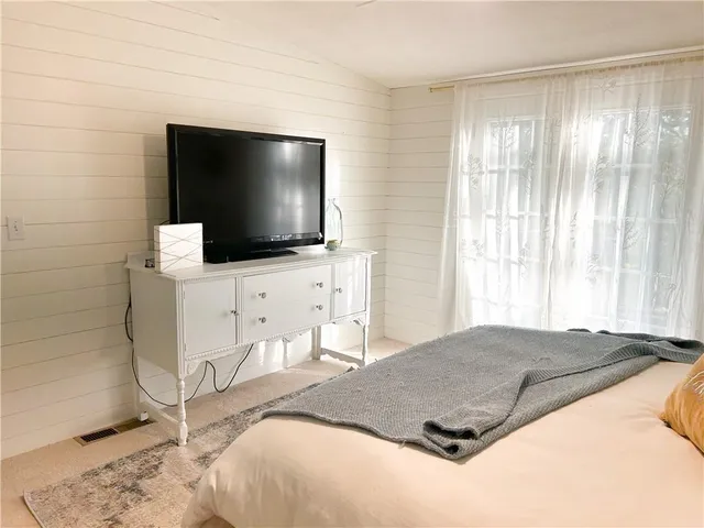 $345,000 | 269 Sugar Lake Drive, Mound City, KS 66056