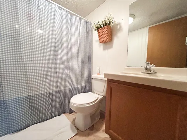 $345,000 | 269 Sugar Lake Drive, Mound City, KS 66056