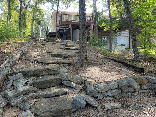 $345,000 | 269 Sugar Lake Drive, Mound City, KS 66056