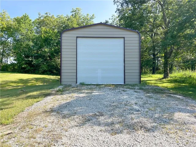 $345,000 | 269 Sugar Lake Drive, Mound City, KS 66056