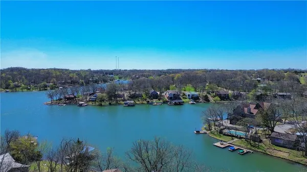 $345,000 | 269 Sugar Lake Drive, Mound City, KS 66056