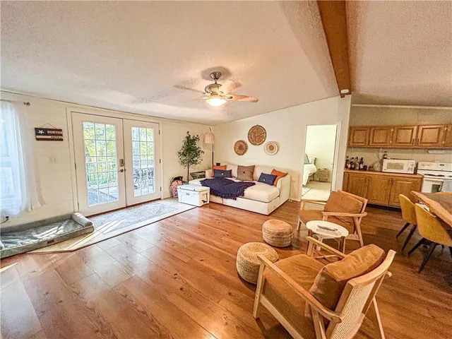 $345,000 | 269 Sugar Lake Drive, Mound City, KS 66056