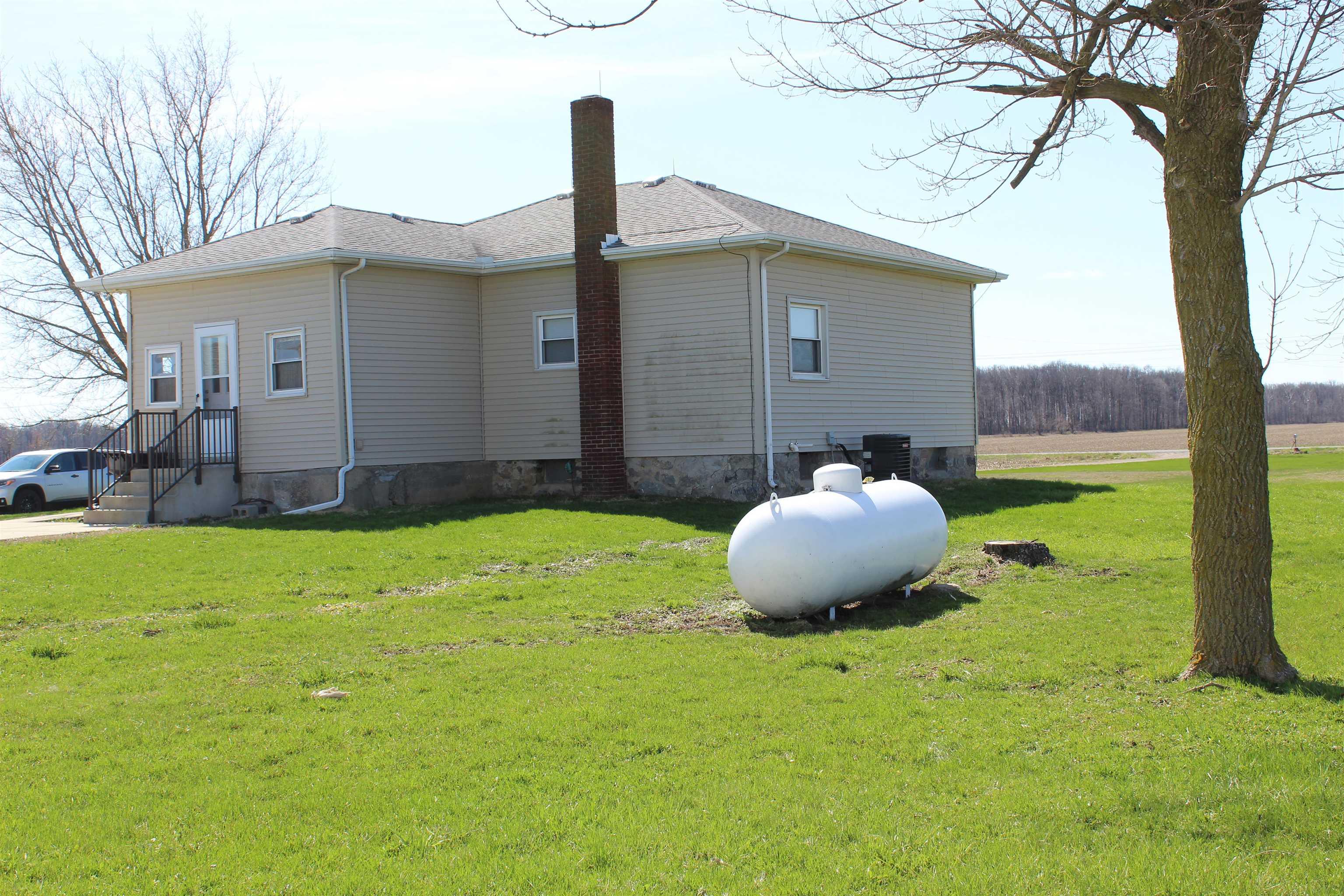 11653 New Road Wakarusa, IN 46573 - Photo 16 of 34