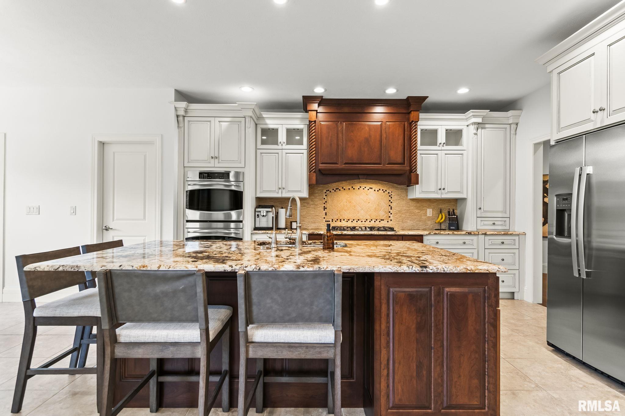 2408 Wimbledon Place Springfield, IL 62704 - Photo 13 of 59