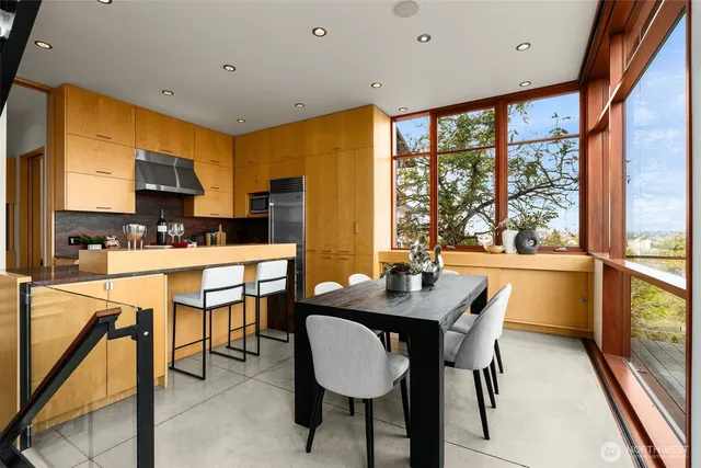 $3,940,000 | 1527 East Howe Street, Seattle, WA 98112