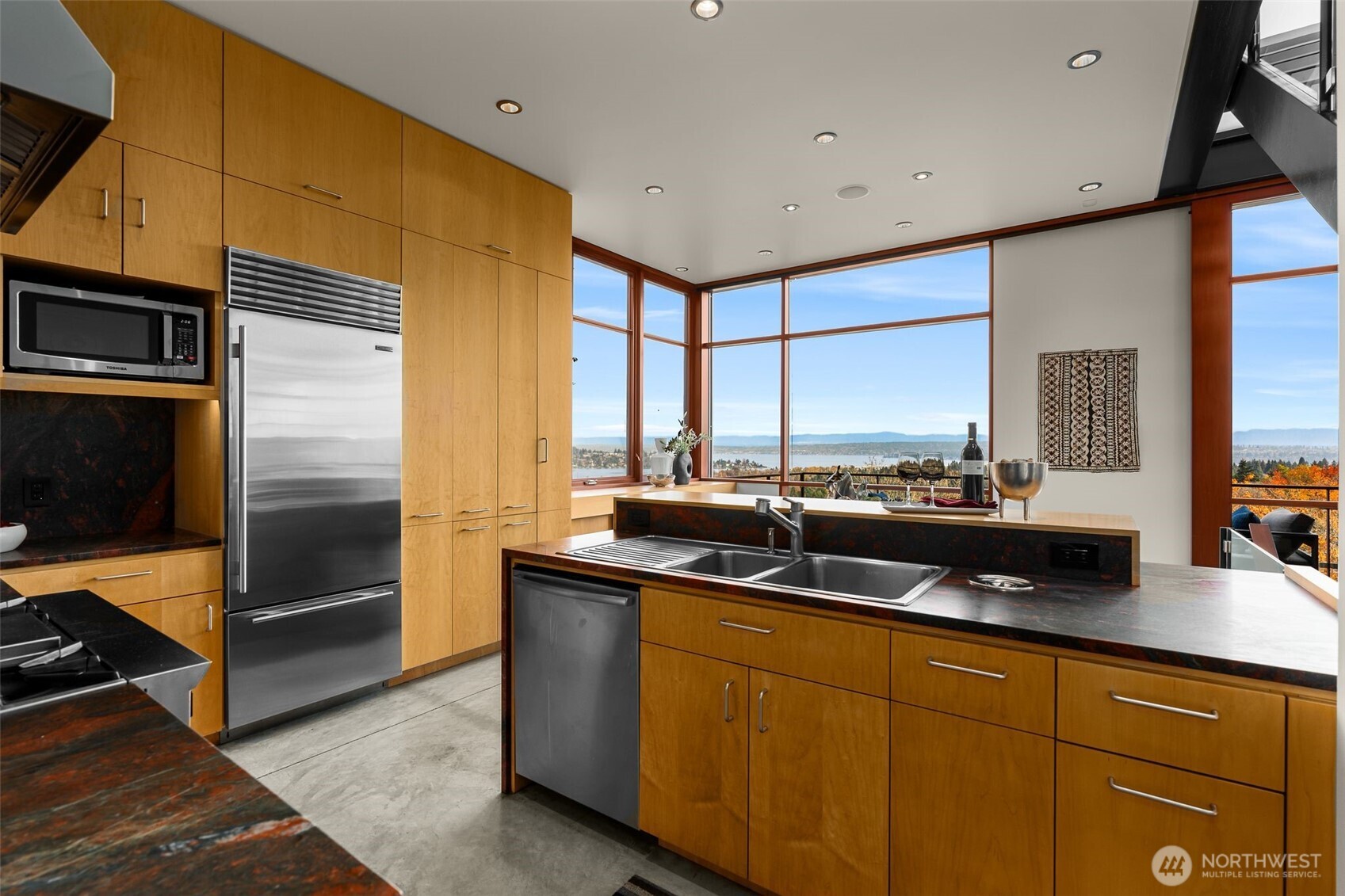 1527 East Howe Street Seattle, WA 98112 - Photo 14 of 40