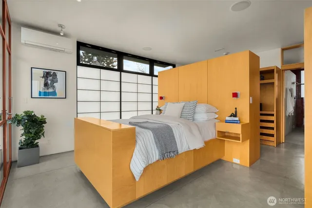 $3,940,000 | 1527 East Howe Street, Seattle, WA 98112