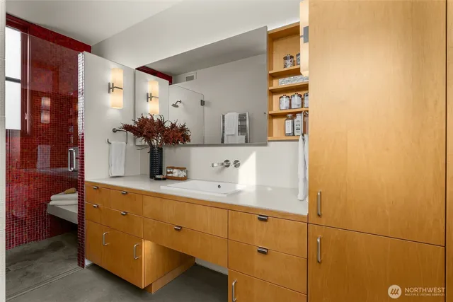 $3,940,000 | 1527 East Howe Street, Seattle, WA 98112