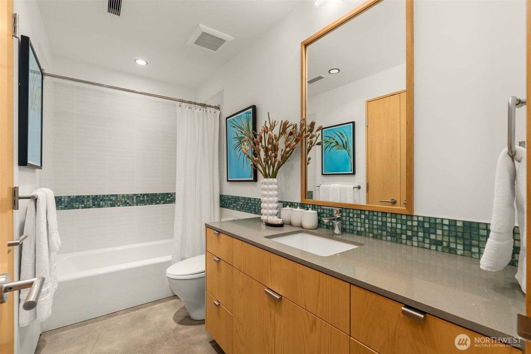 1527 East Howe Street Seattle, WA 98112 - Photo 30 of 40