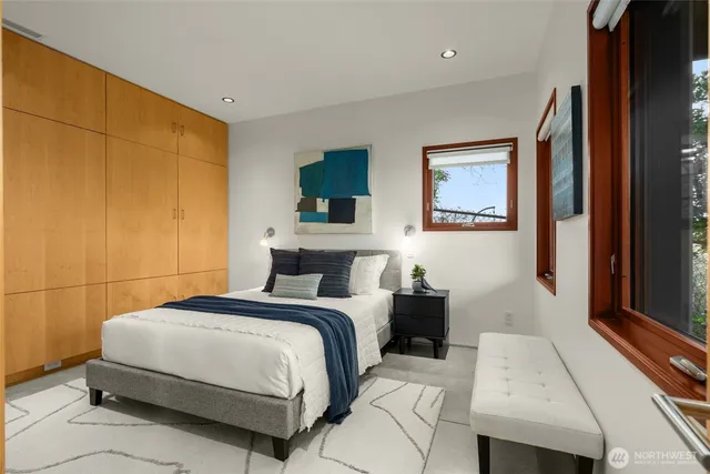 $3,940,000 | 1527 East Howe Street, Seattle, WA 98112