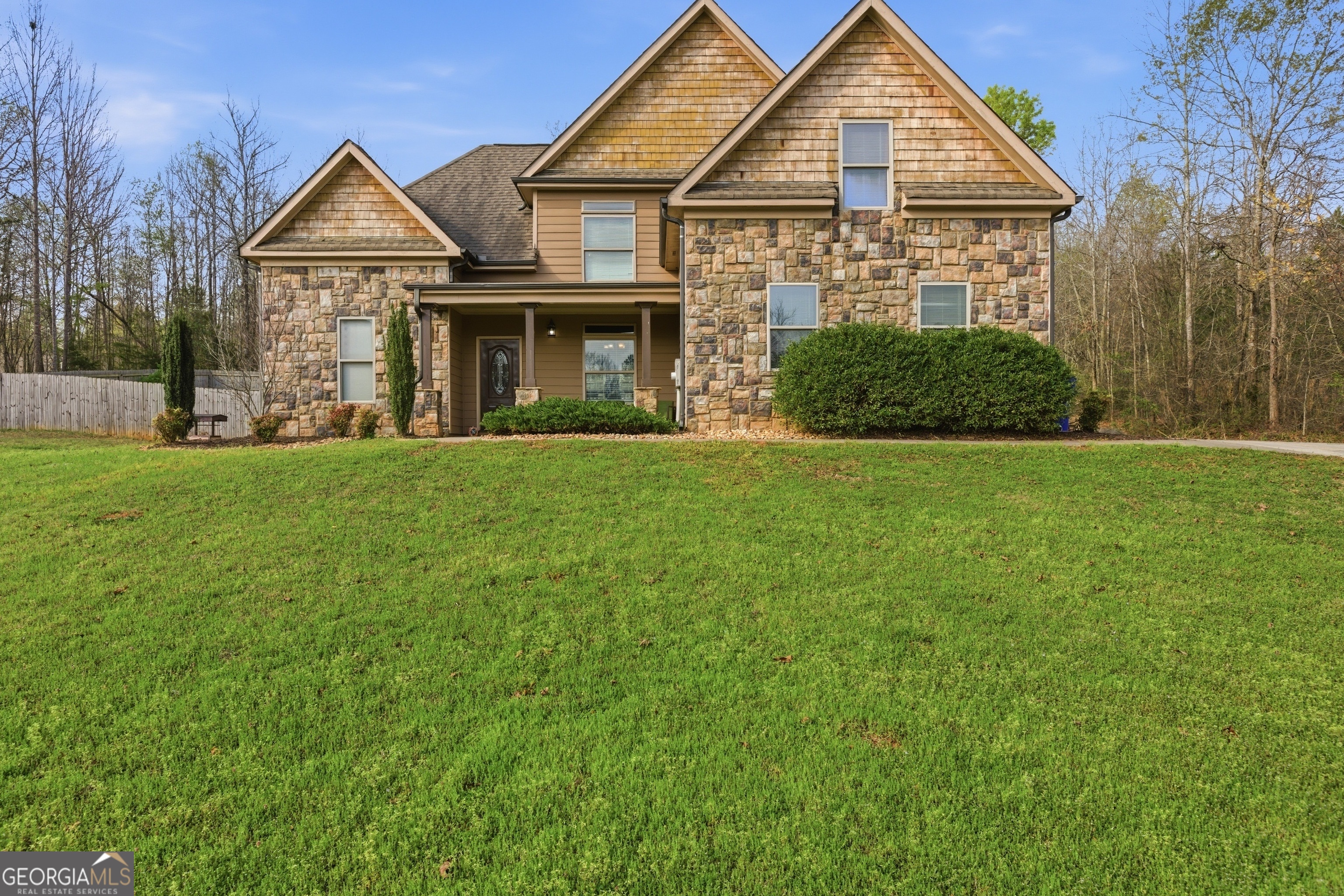 130 Maple Drive Commerce, GA 30529 - Photo 2 of 46