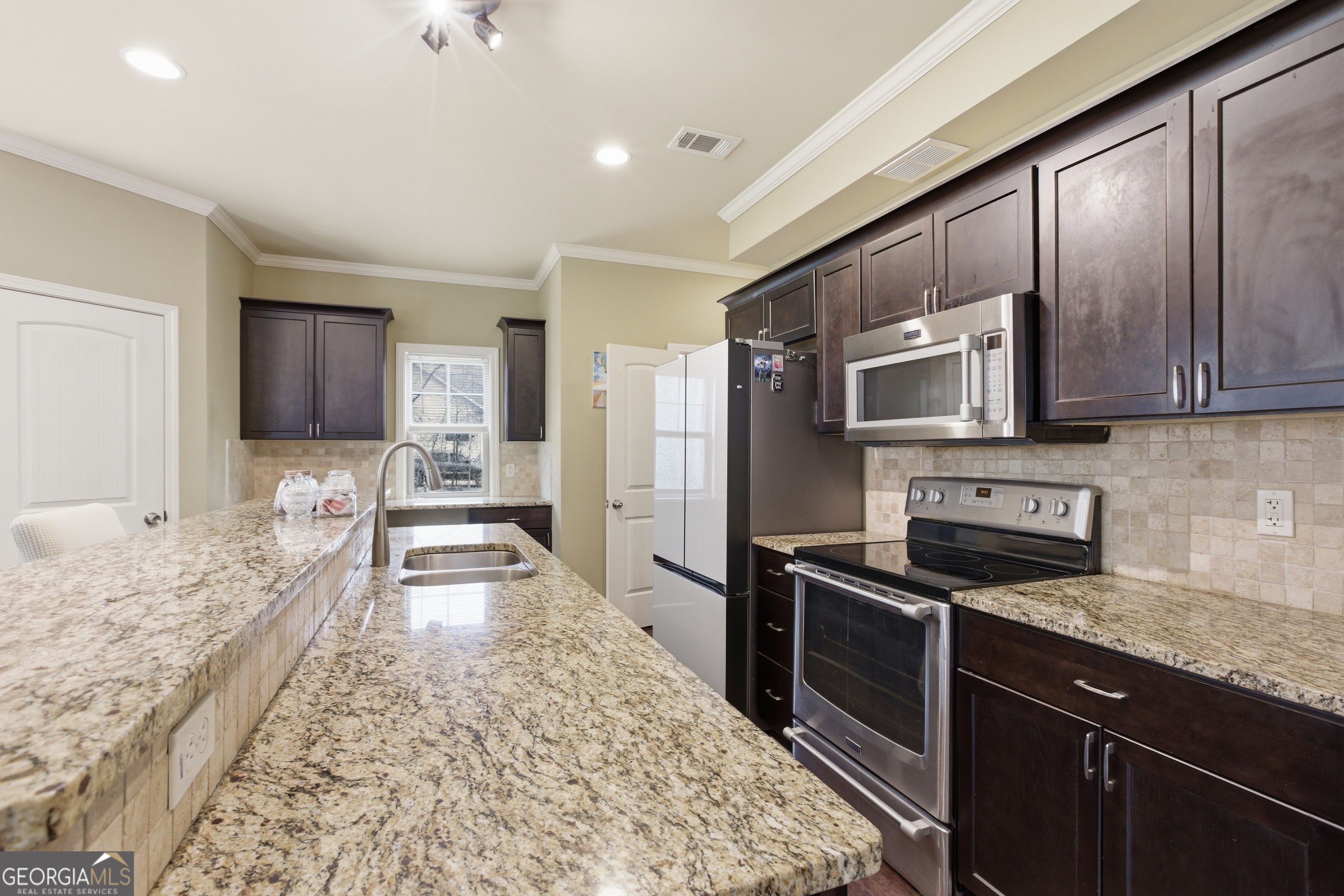 130 Maple Drive Commerce, GA 30529 - Photo 10 of 46