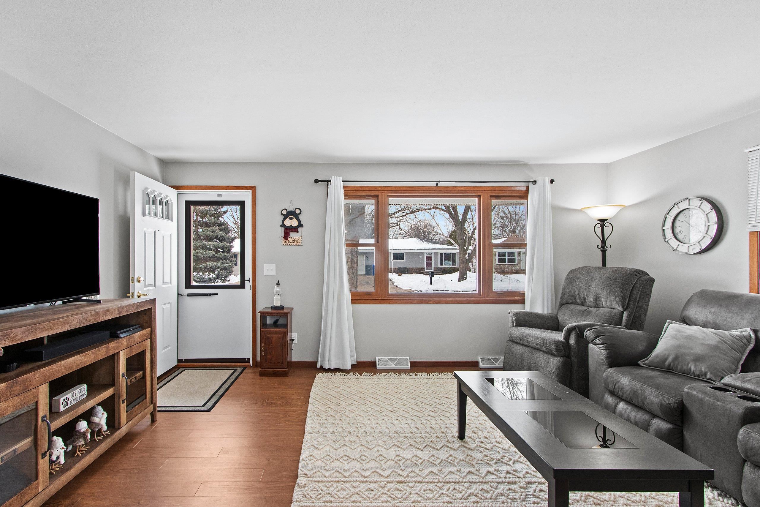 2519 South Eric Drive Appleton, WI 54915 - Photo 6 of 58