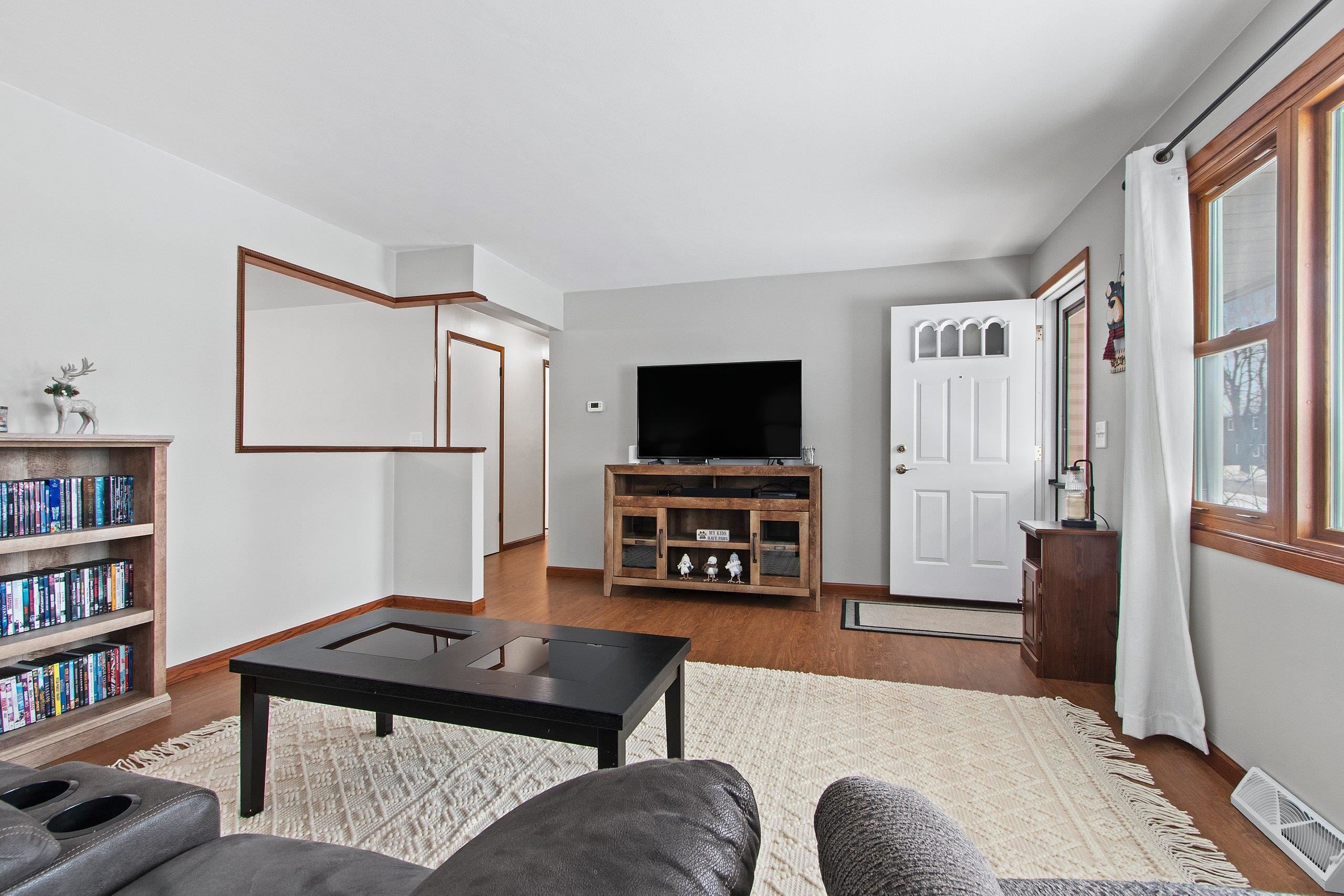 2519 South Eric Drive Appleton, WI 54915 - Photo 7 of 58