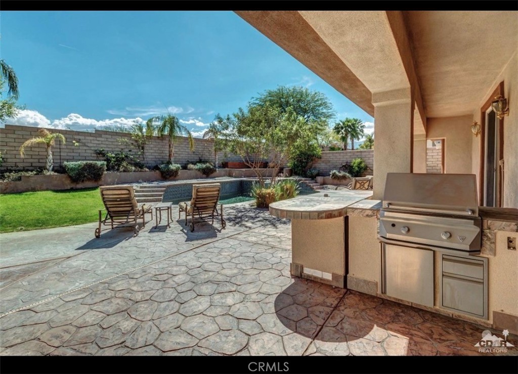 108 Clearwater Way Rancho Mirage, CA 92270 - Photo 2 of 2