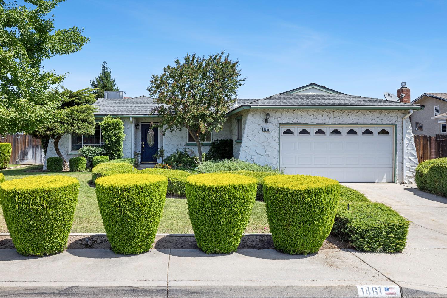 1461 Rall Avenue Clovis, CA 93611 - Photo 1 of 38