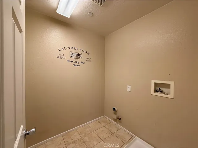 a view of a utility room