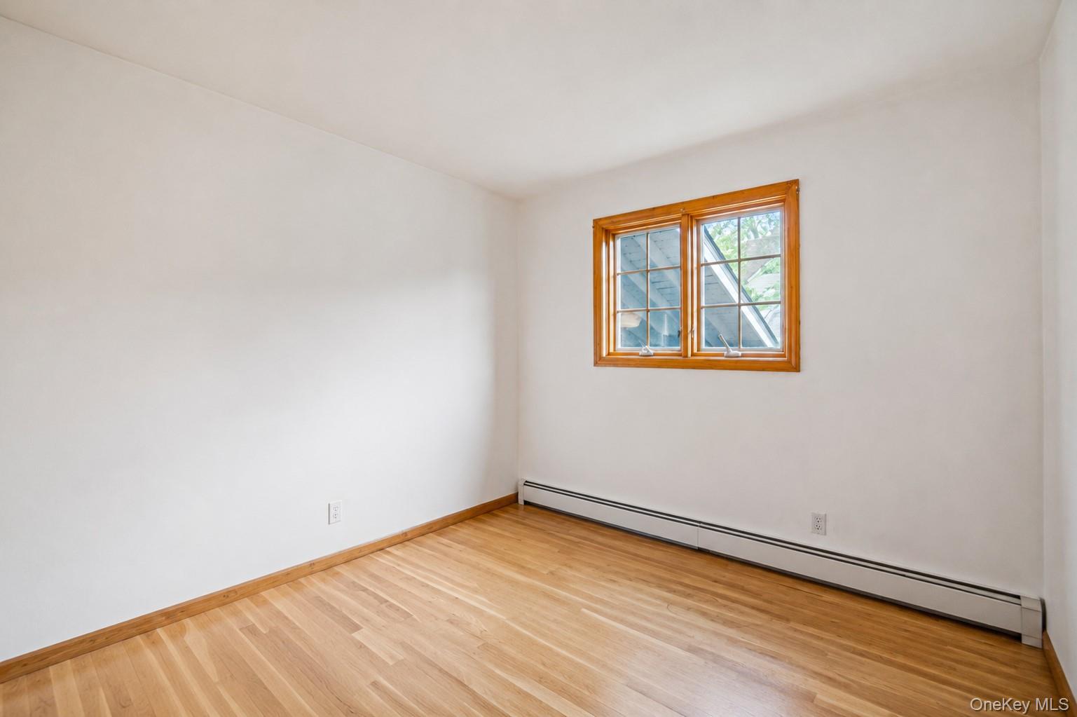 18 Roxbury Street Huntington Station, NY 11746 - Photo 13 of 21