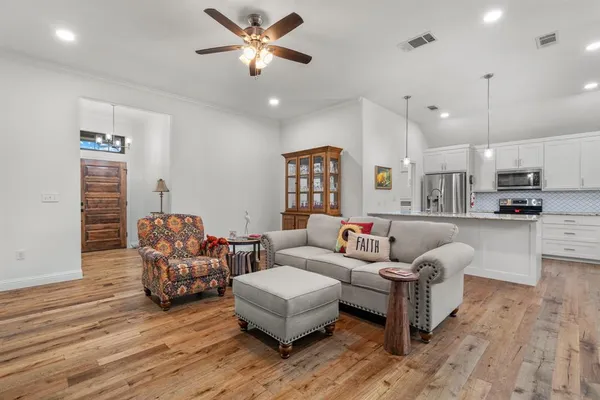 $315,000 | 949 Avagail Avenue, Springtown, TX 76082