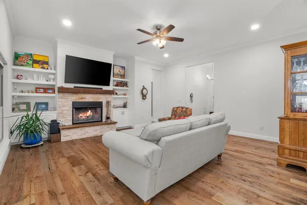 $315,000 | 949 Avagail Avenue, Springtown, TX 76082