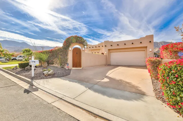 a picture of city view