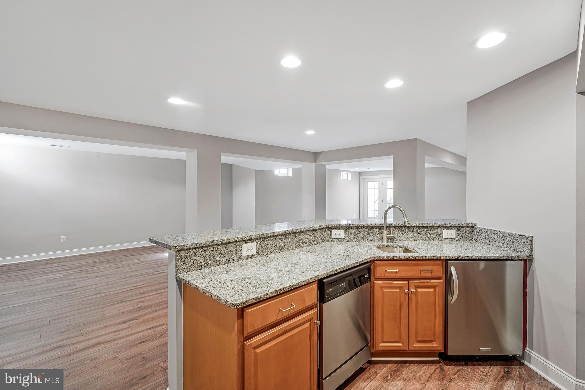 19575 Rothbury Lane Leesburg, VA 20175 - Photo 64 of 76 Lower level bar