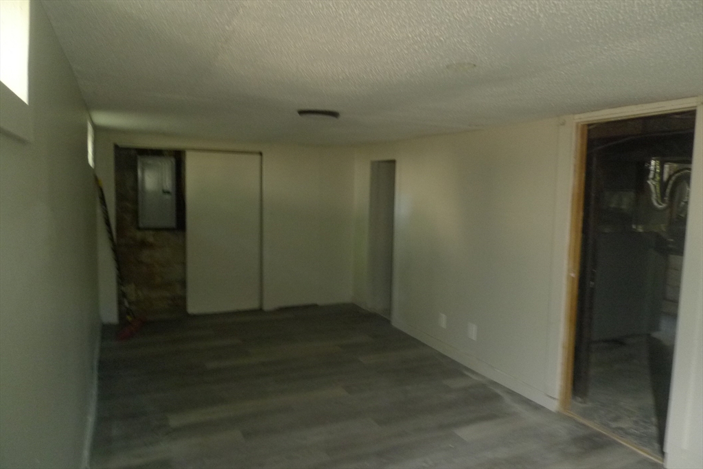 39 Undine Circle Springfield, MA 01109 - Photo 18 of 21