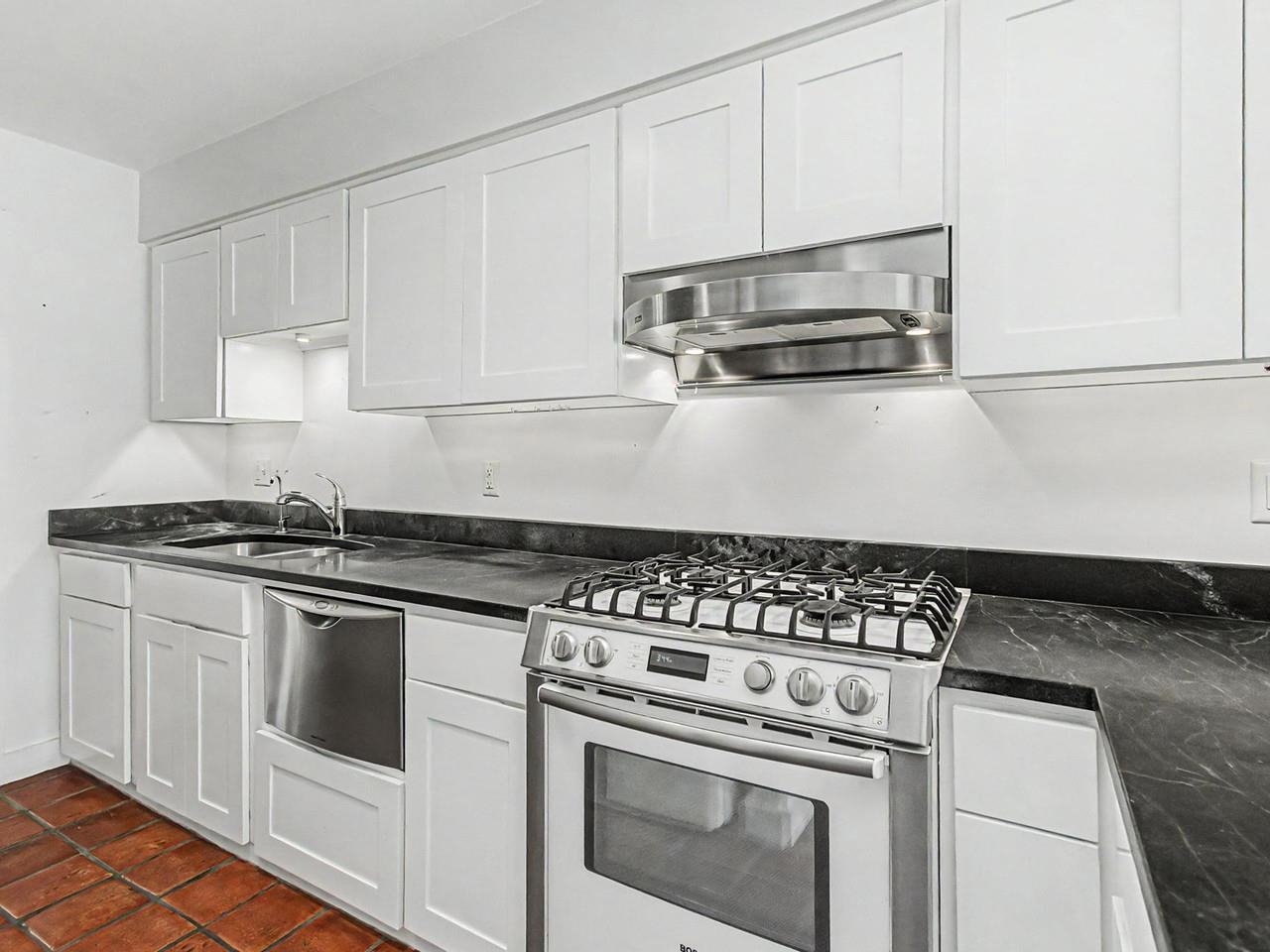 545 South Prospect Street, Unit 30 Burlington, VT 05401 - Photo 18 of 53