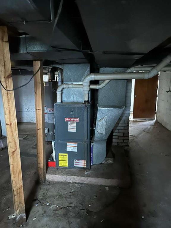 130 Clay Street Elizabeth, PA 15037 - Photo 16 of 23 a view of empty room with wooden floor