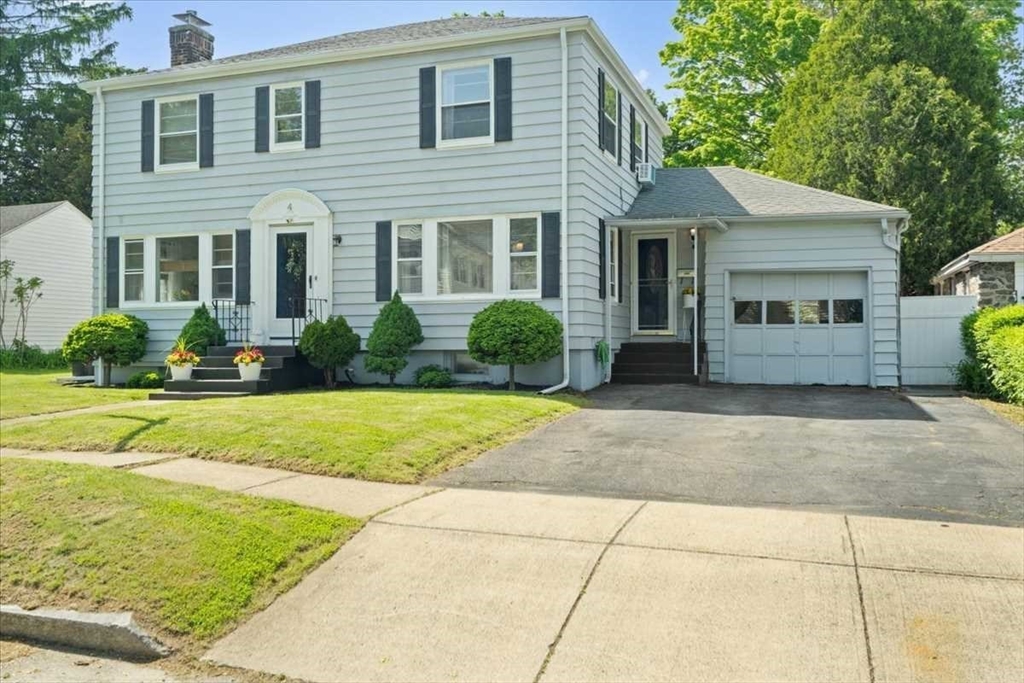 4 Van Street Worcester, MA 01602 - Photo 2 of 40