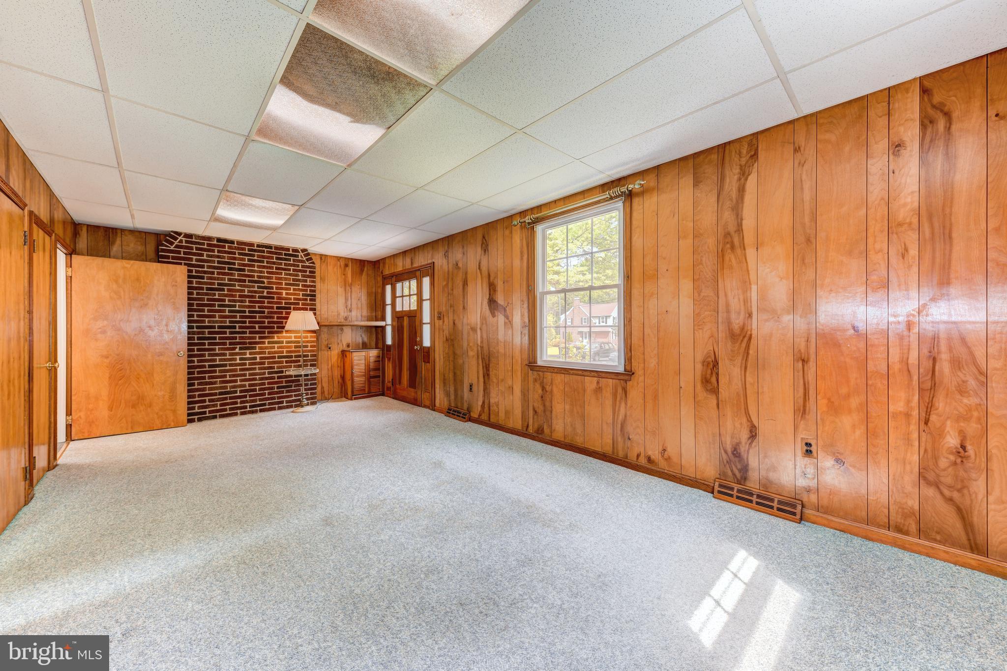 2328 Upper Barness Road Warrington, PA 18976 - Photo 14 of 34 Family Room