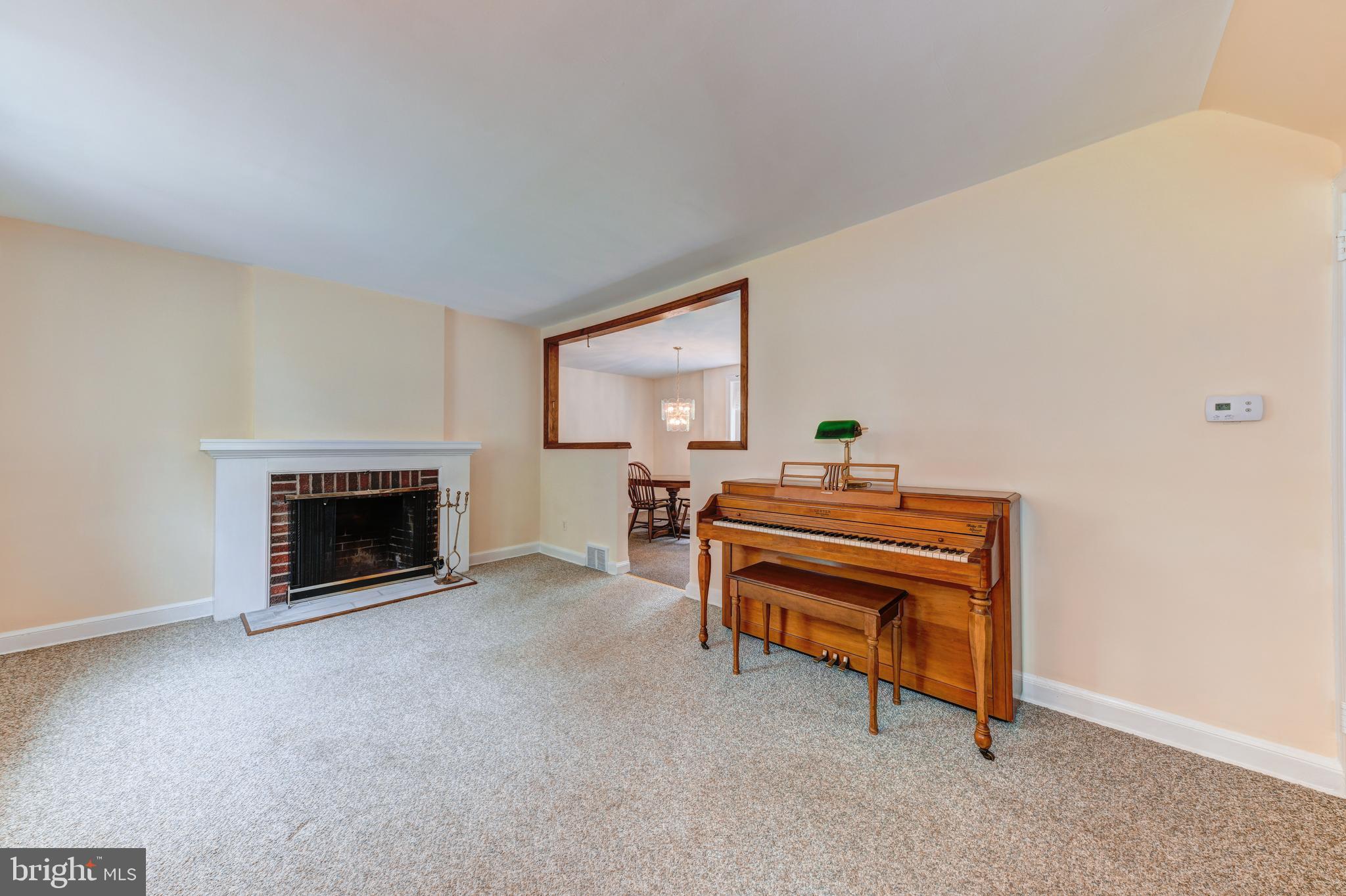 2328 Upper Barness Road Warrington, PA 18976 - Photo 4 of 34 Living Room