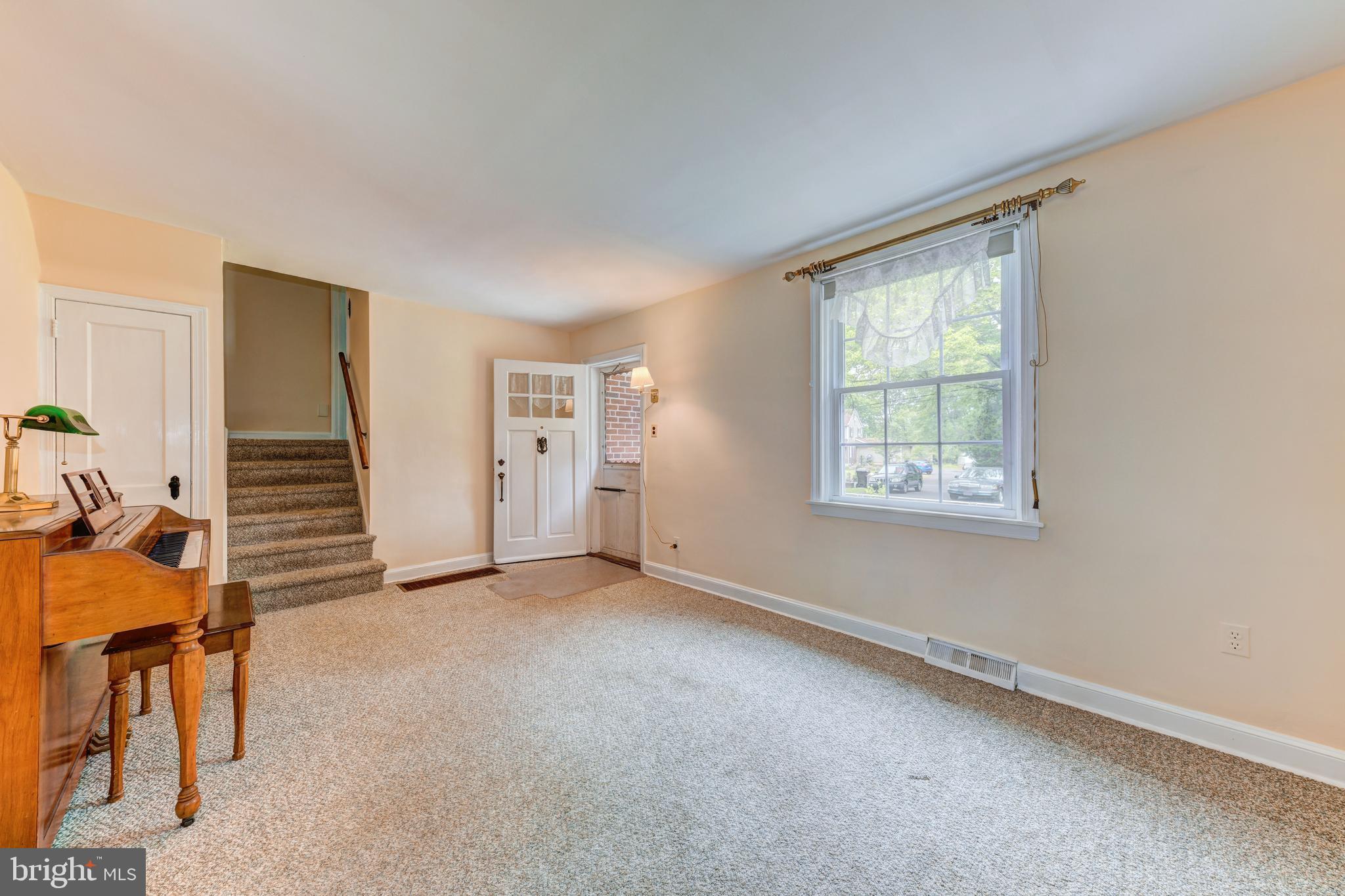 2328 Upper Barness Road Warrington, PA 18976 - Photo 6 of 34 Living Room