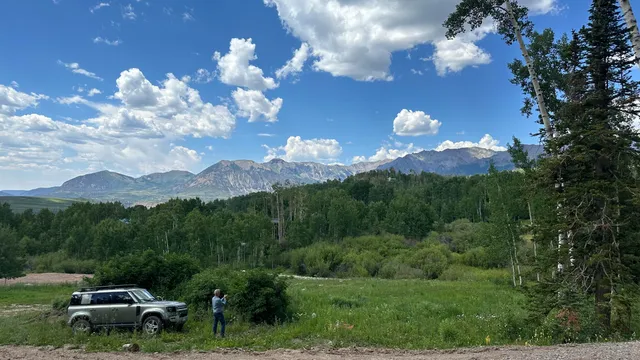 a view of a pathway of a building
