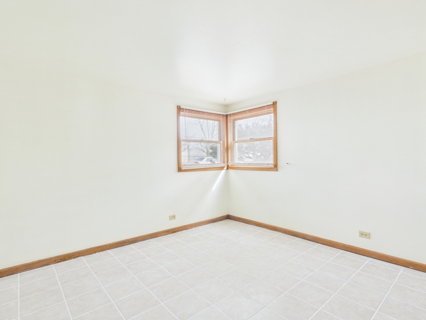 755 Dulles Road, Unit A Des Plaines, IL 60016 - Photo 2 of 5