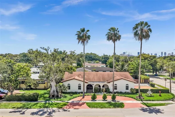 $1,299,999 | 19901 Highland Lakes Boulevard, Miami, FL 33179