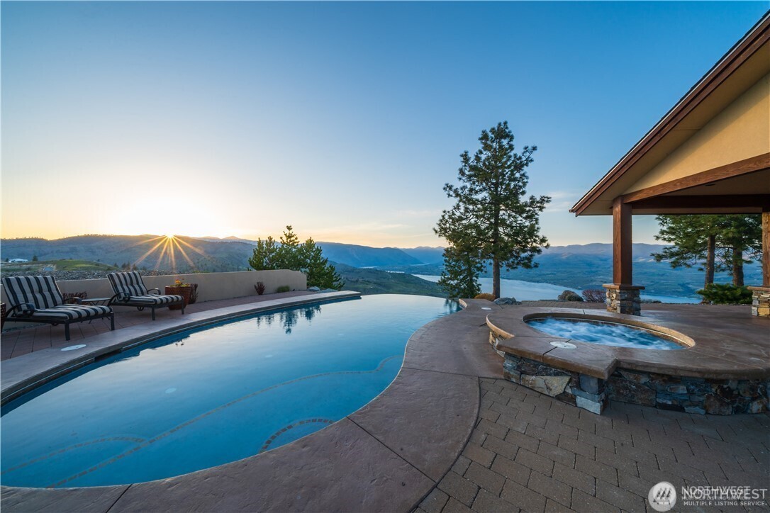 300 Hawks Ridge Road Chelan, WA 98816 - Photo 1 of 40
