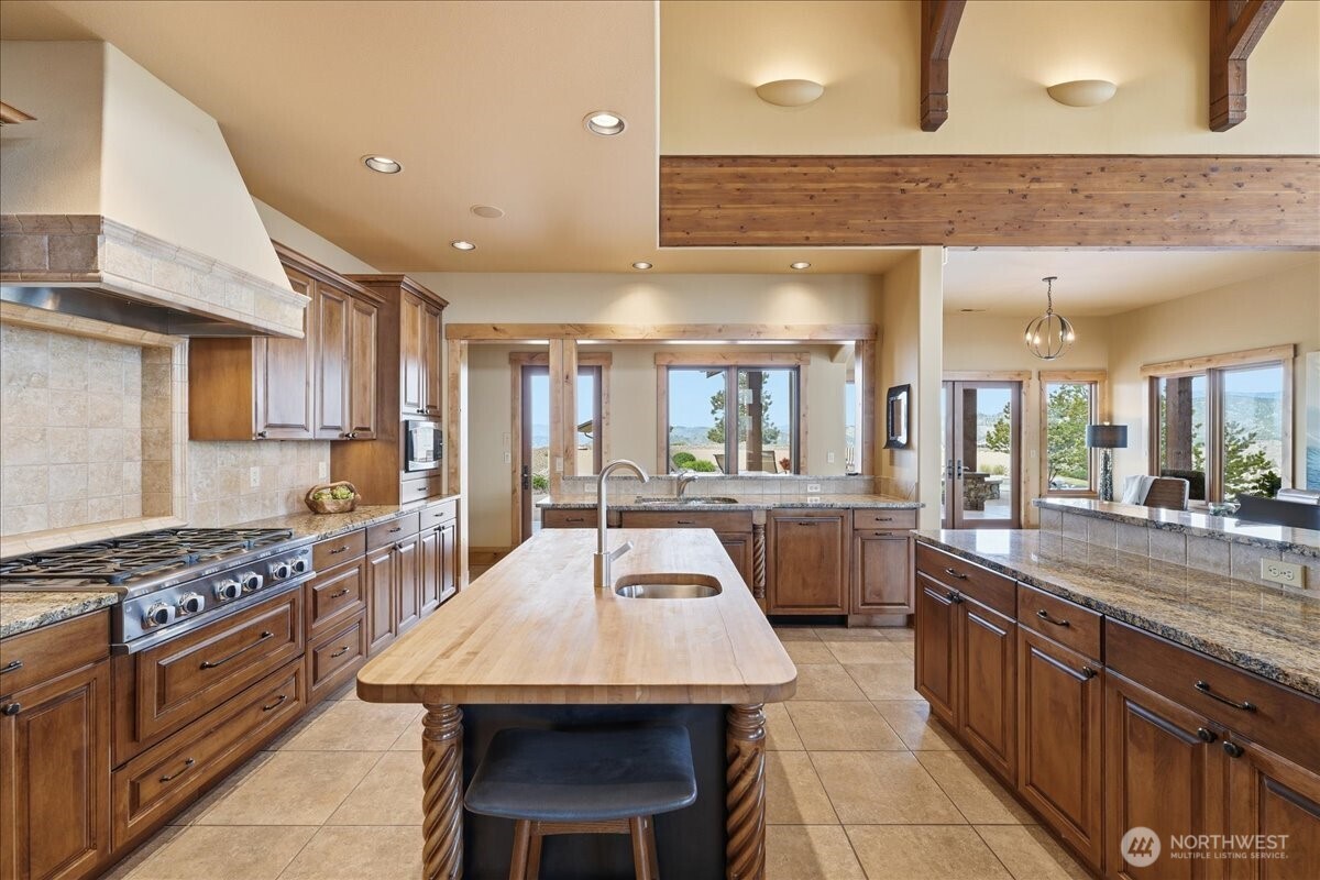 300 Hawks Ridge Road Chelan, WA 98816 - Photo 11 of 40