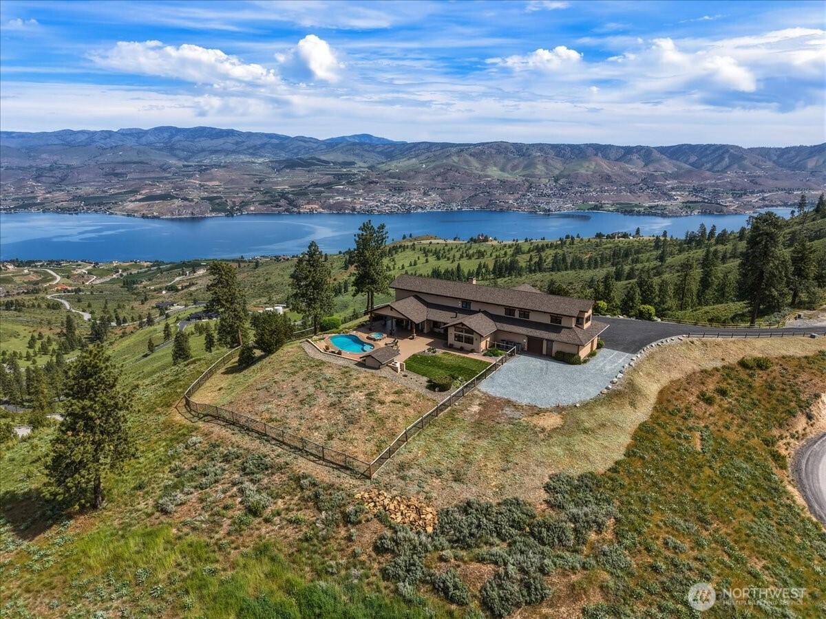 300 Hawks Ridge Road Chelan, WA 98816 - Photo 23 of 40