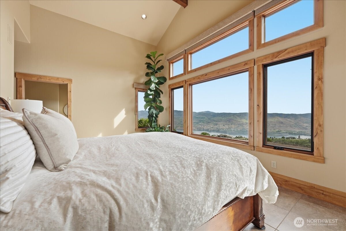 300 Hawks Ridge Road Chelan, WA 98816 - Photo 25 of 40