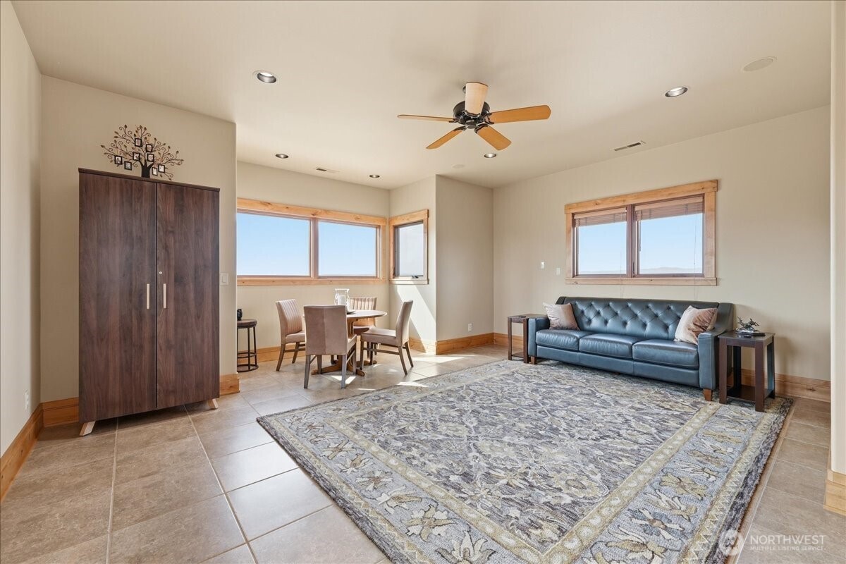300 Hawks Ridge Road Chelan, WA 98816 - Photo 33 of 40