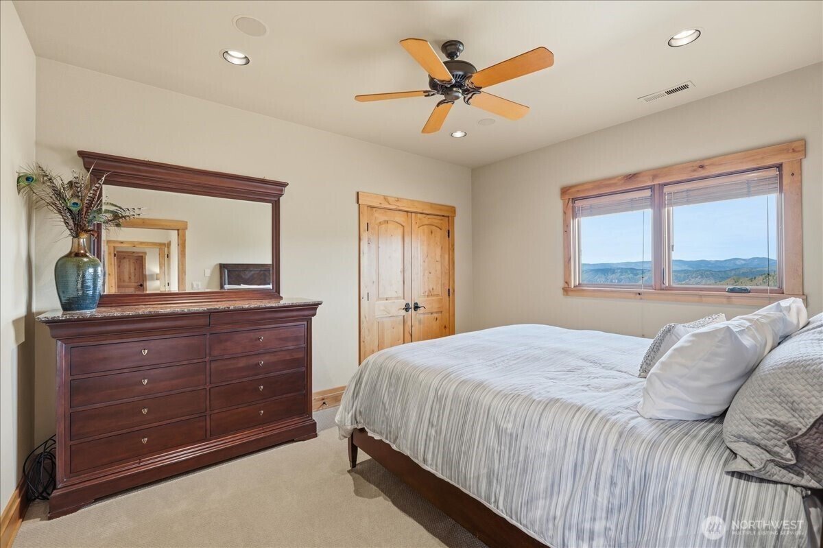 300 Hawks Ridge Road Chelan, WA 98816 - Photo 34 of 40