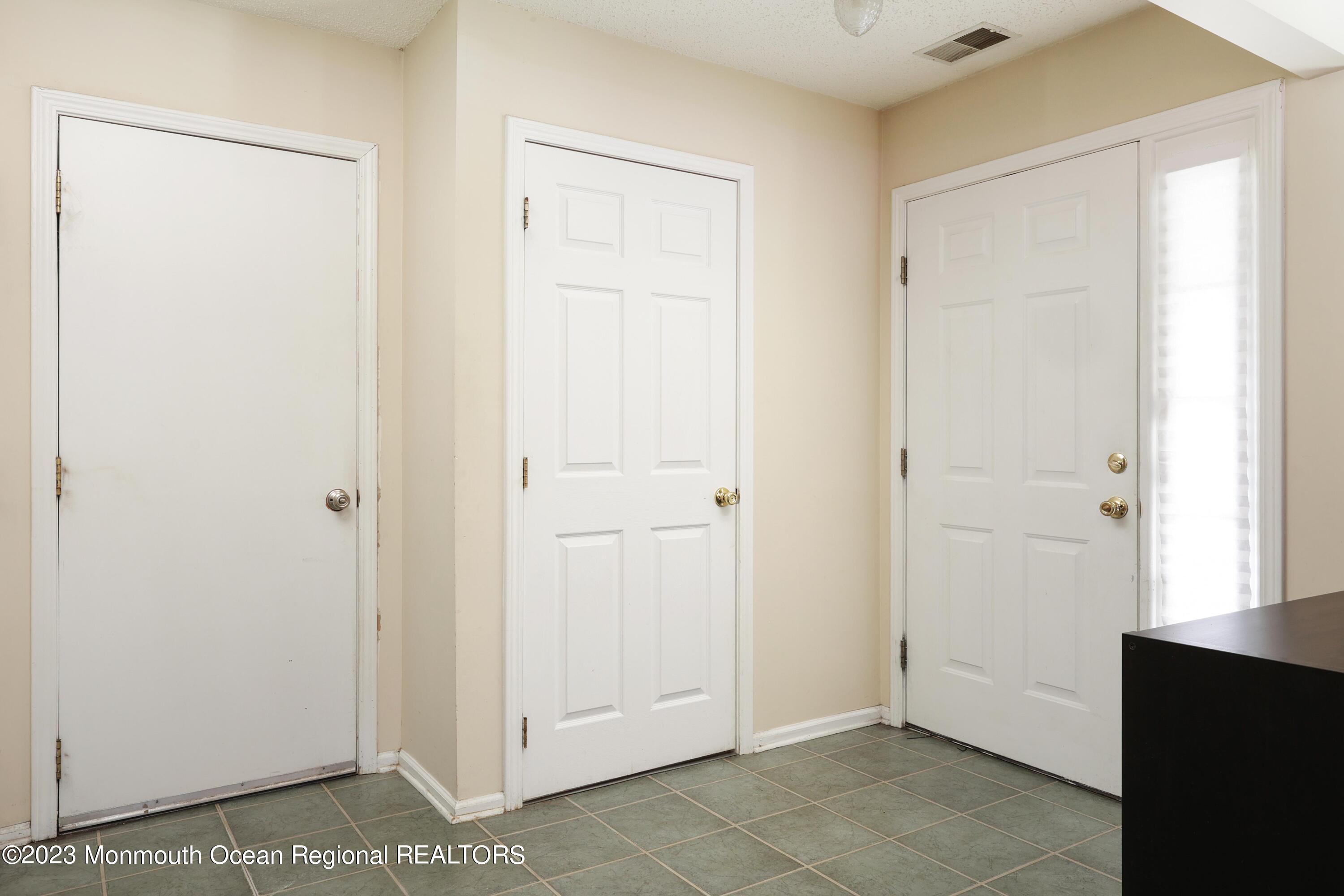 15 Bryce Canyon Road Howell, NJ 07731 - Photo 11 of 25 758A5477