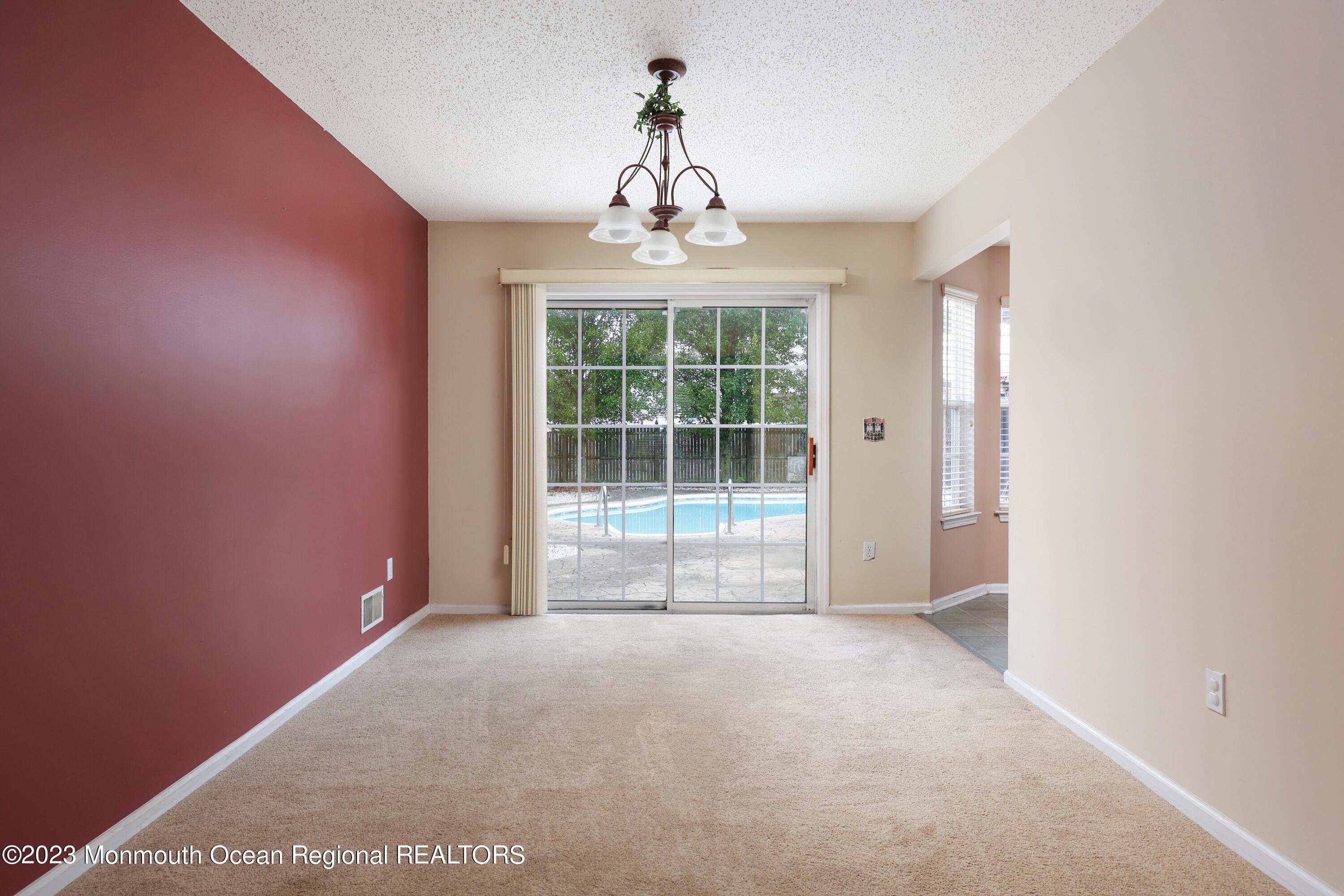 15 Bryce Canyon Road Howell, NJ 07731 - Photo 9 of 25 758A5587